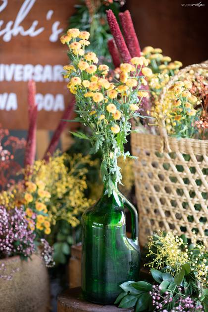 Floral detail and Signage — Arrival / Lobby decor — Alila Diwa Goa